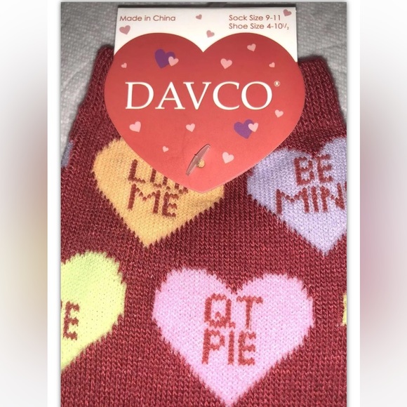 Davco Candy Heart Conversation Crew Socks 1 Pair Women 4-10.5 Red Valentines Day - Picture 2 of 7